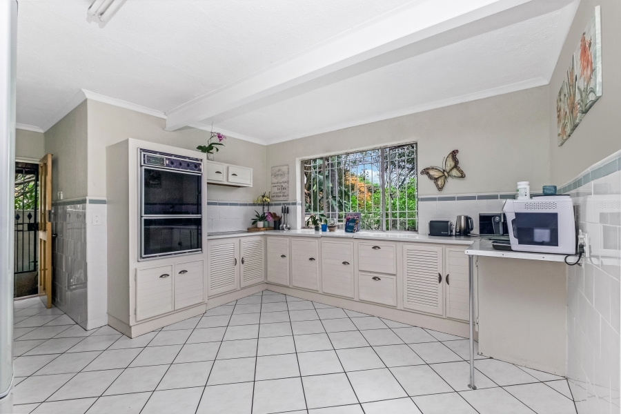 To Let 4 Bedroom Property for Rent in Magaliessig Gauteng