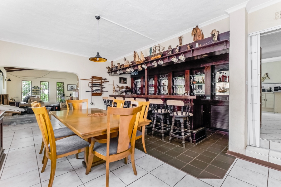 To Let 4 Bedroom Property for Rent in Magaliessig Gauteng