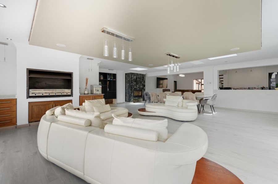 6 Bedroom Property for Sale in Bryanston Gauteng