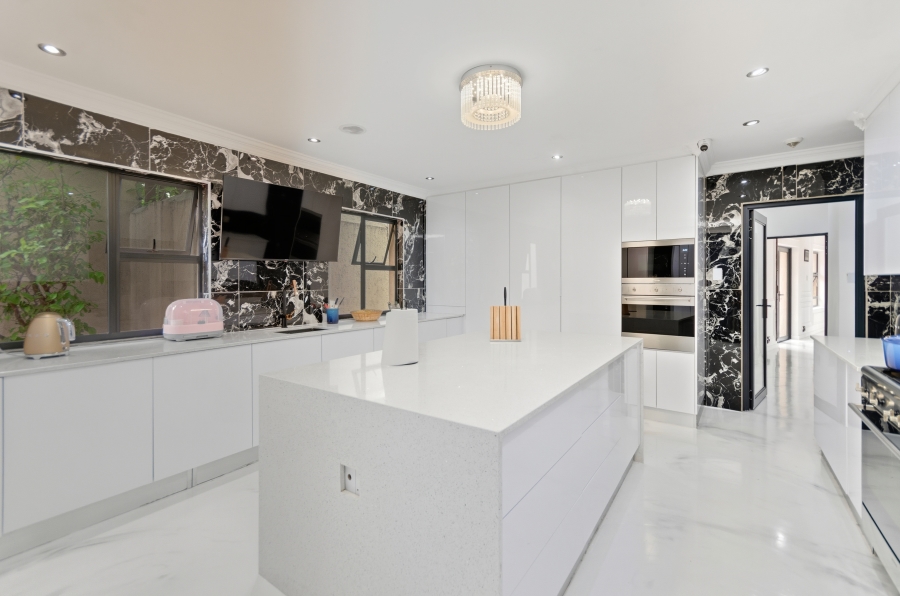 6 Bedroom Property for Sale in Bryanston Gauteng