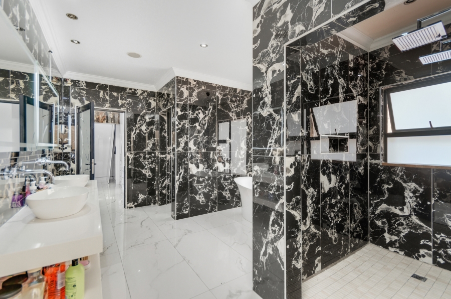 6 Bedroom Property for Sale in Bryanston Gauteng