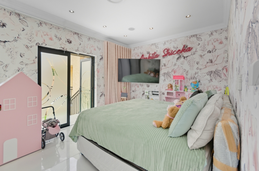 6 Bedroom Property for Sale in Bryanston Gauteng