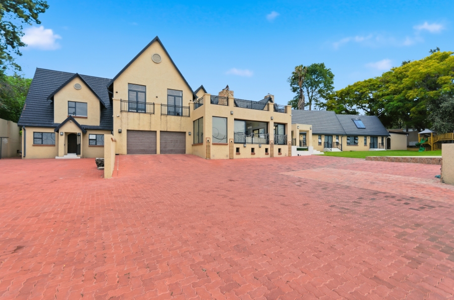 6 Bedroom Property for Sale in Bryanston Gauteng