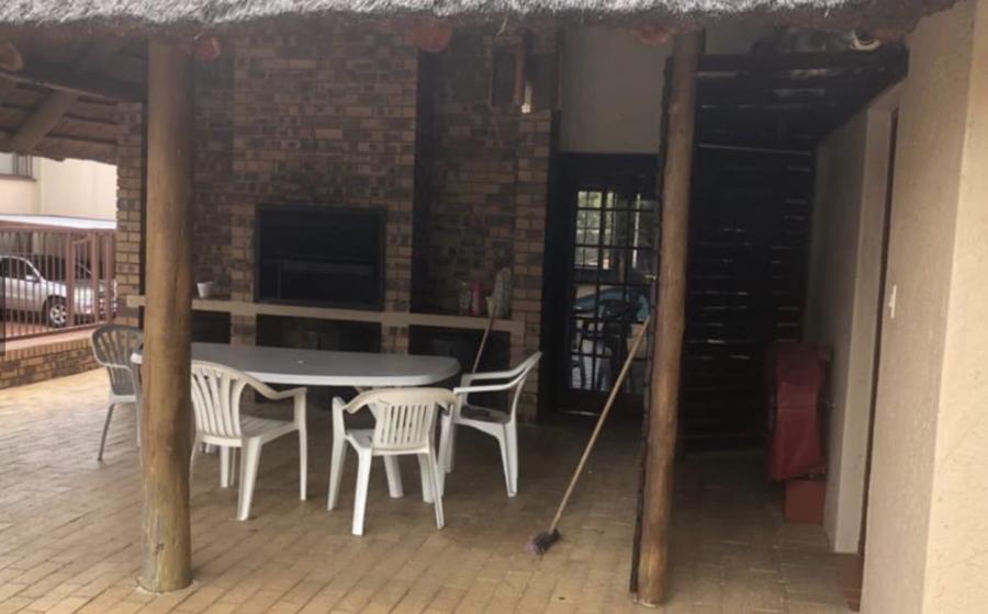 To Let 2 Bedroom Property for Rent in Sunninghill Gauteng