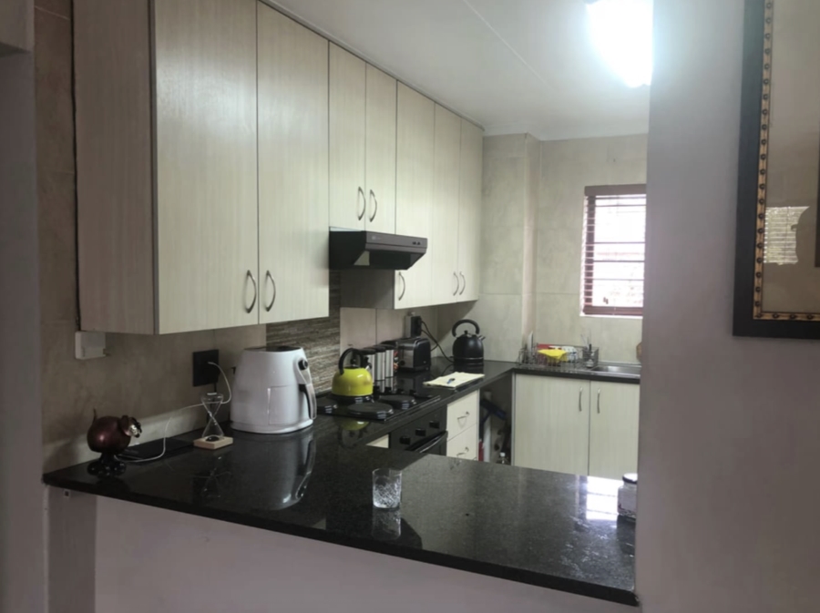 To Let 2 Bedroom Property for Rent in Sunninghill Gauteng