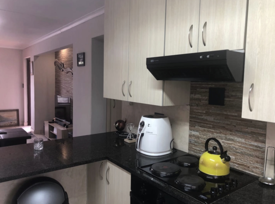 To Let 2 Bedroom Property for Rent in Sunninghill Gauteng
