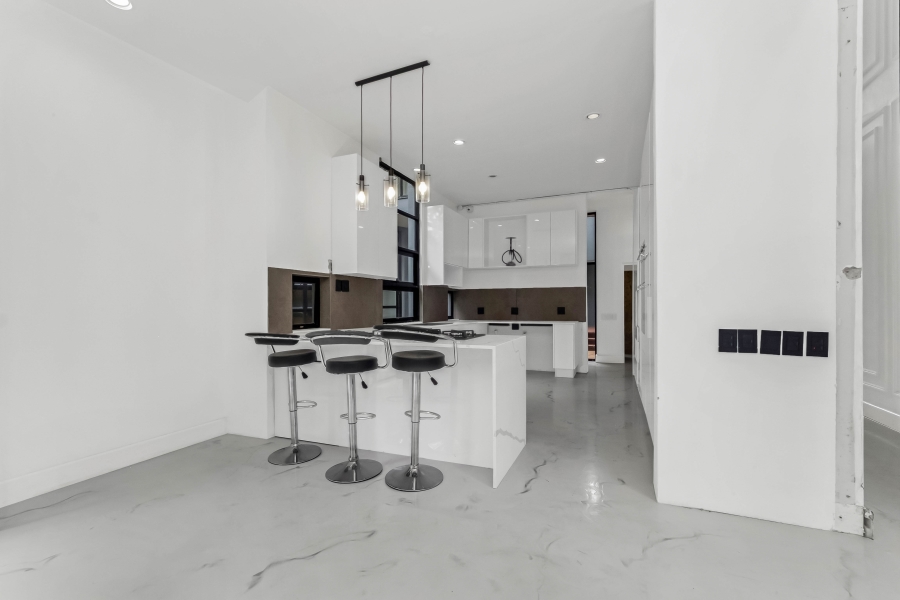 6 Bedroom Property for Sale in Bryanston Gauteng