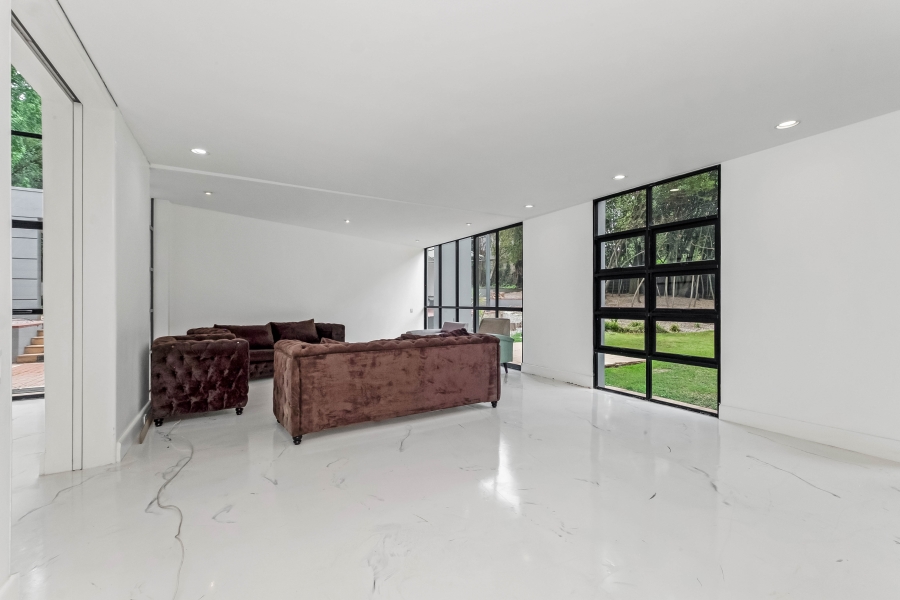 6 Bedroom Property for Sale in Bryanston Gauteng