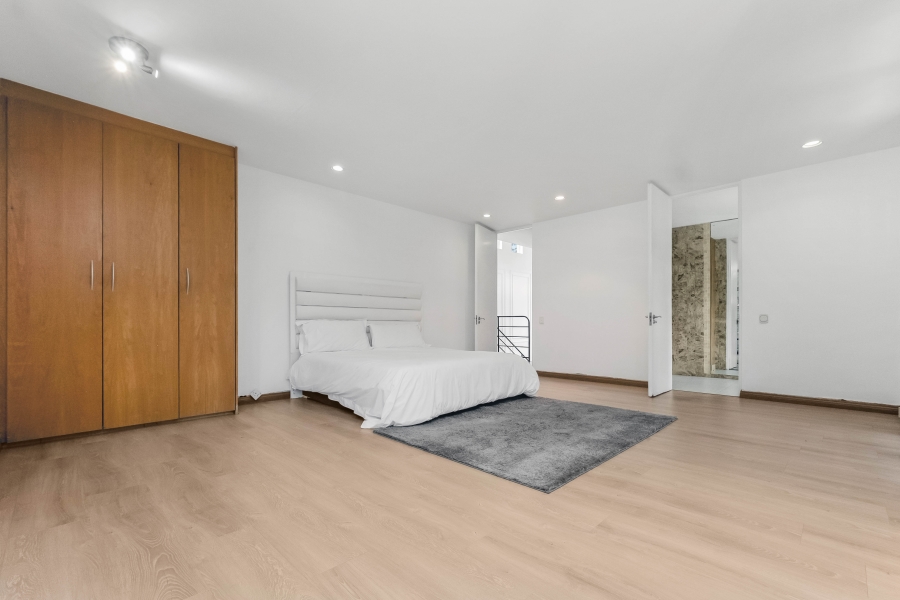 6 Bedroom Property for Sale in Bryanston Gauteng