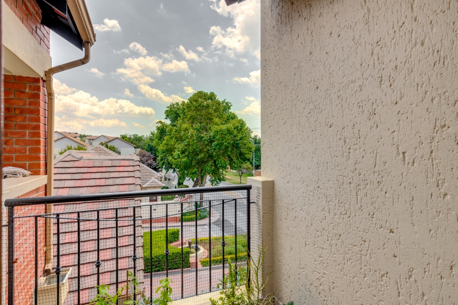 1 Bedroom Property for Sale in Pineslopes Gauteng
