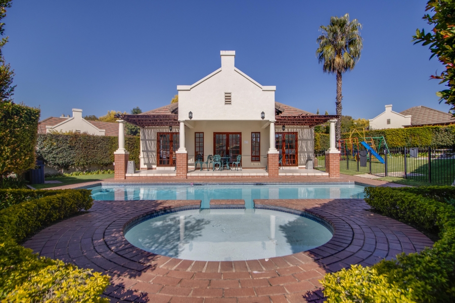 1 Bedroom Property for Sale in Pineslopes Gauteng