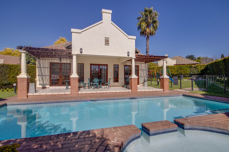 1 Bedroom Property for Sale in Pineslopes Gauteng