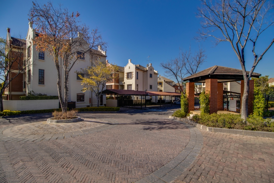 1 Bedroom Property for Sale in Pineslopes Gauteng