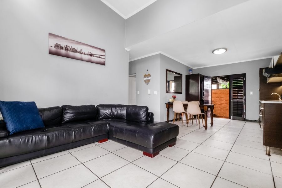 To Let 2 Bedroom Property for Rent in Douglasdale Gauteng