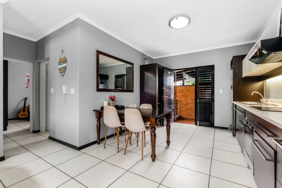 To Let 2 Bedroom Property for Rent in Douglasdale Gauteng
