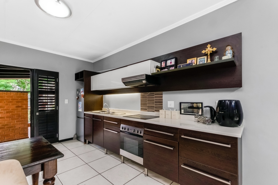 To Let 2 Bedroom Property for Rent in Douglasdale Gauteng