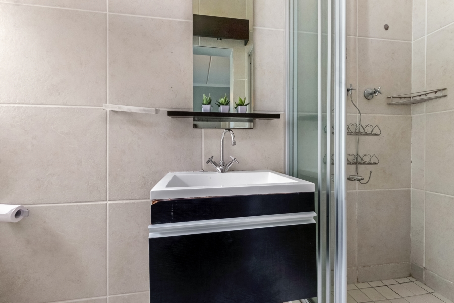 To Let 2 Bedroom Property for Rent in Douglasdale Gauteng