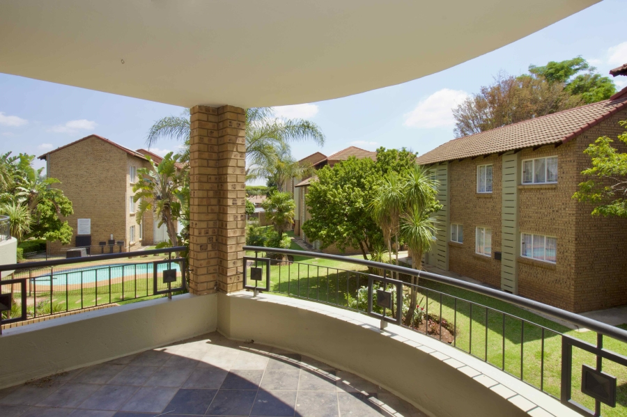 2 Bedroom Property for Sale in Die Hoewes Gauteng