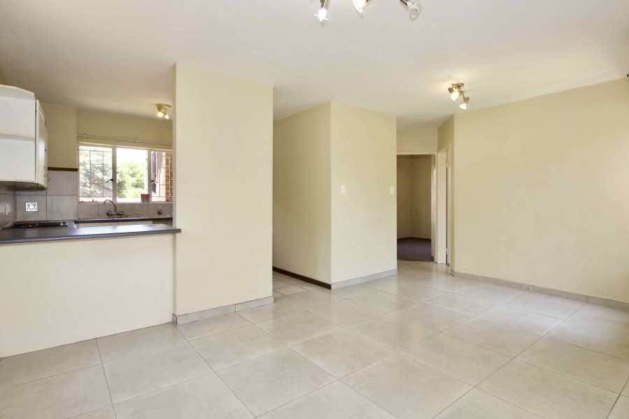 2 Bedroom Property for Sale in Die Hoewes Gauteng