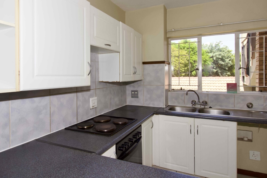 2 Bedroom Property for Sale in Die Hoewes Gauteng