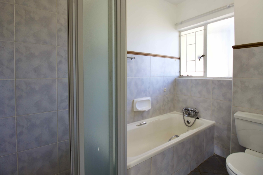 2 Bedroom Property for Sale in Die Hoewes Gauteng