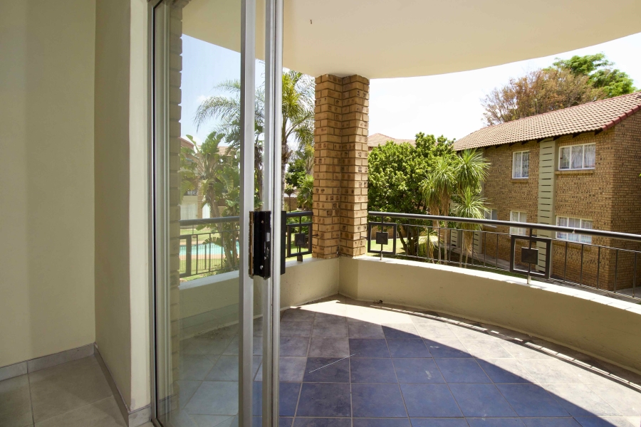 2 Bedroom Property for Sale in Die Hoewes Gauteng