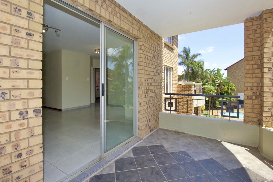 2 Bedroom Property for Sale in Die Hoewes Gauteng
