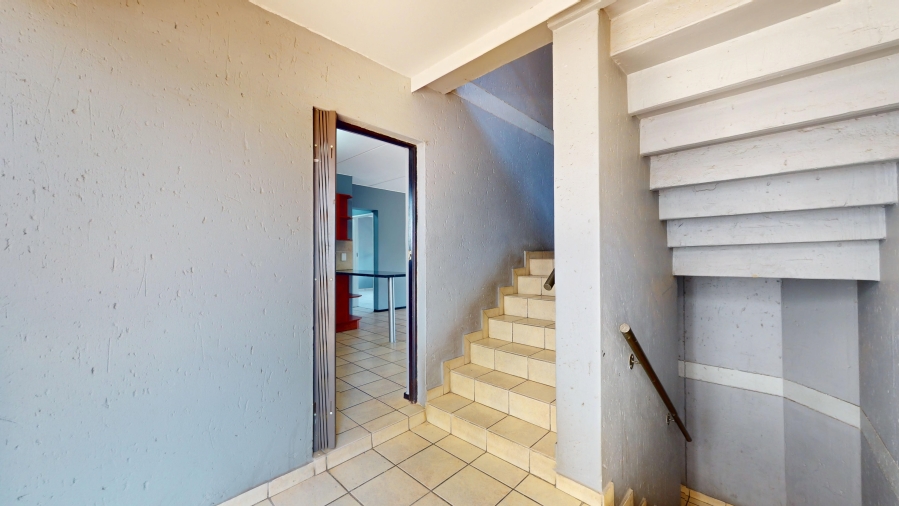 2 Bedroom Property for Sale in Bardene Gauteng