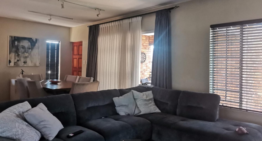 3 Bedroom Property for Sale in Amberfield Gauteng