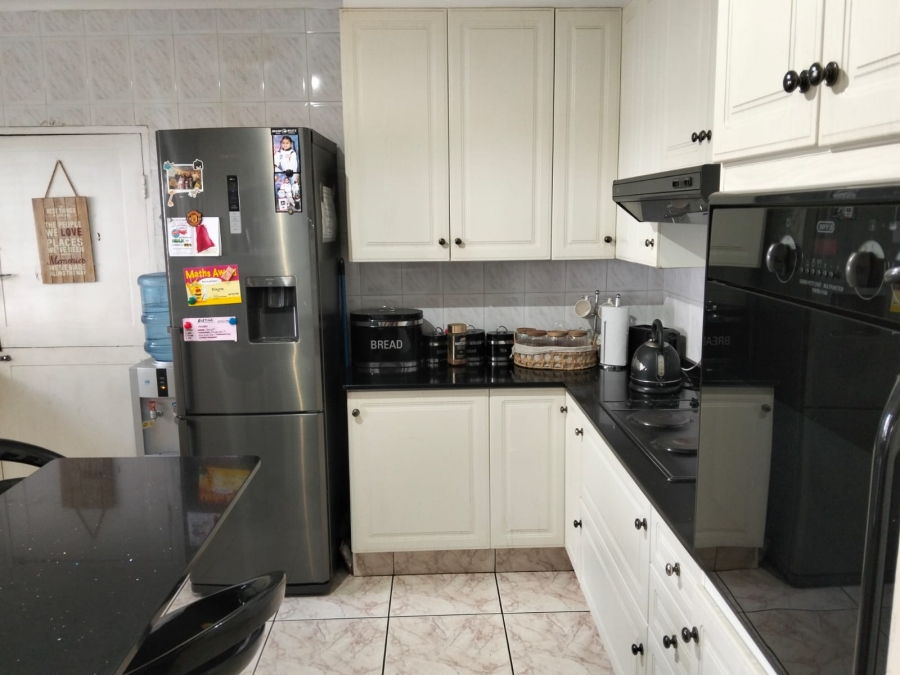 3 Bedroom Property for Sale in Laudium Gauteng