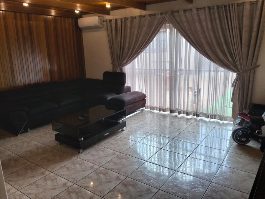 3 Bedroom Property for Sale in Laudium Gauteng