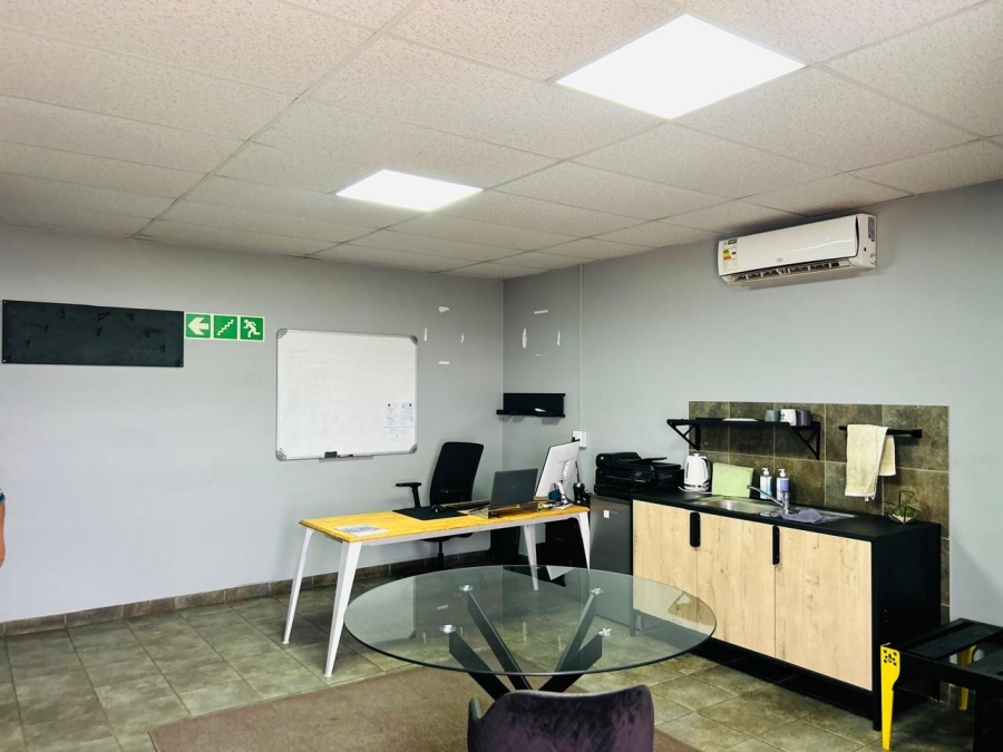 Commercial Property for Sale in Knoppieslaagte Gauteng