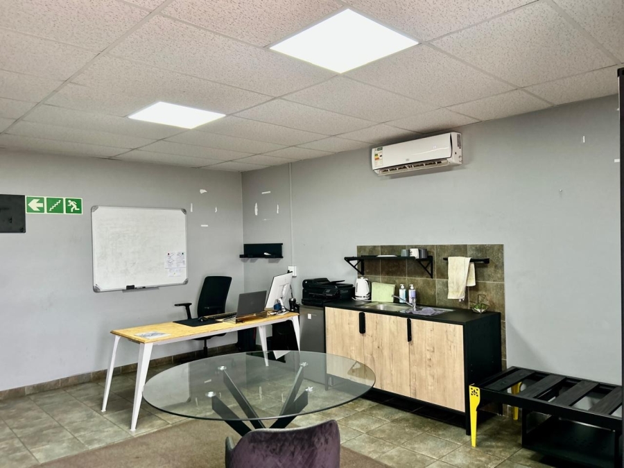 Commercial Property for Sale in Knoppieslaagte Gauteng