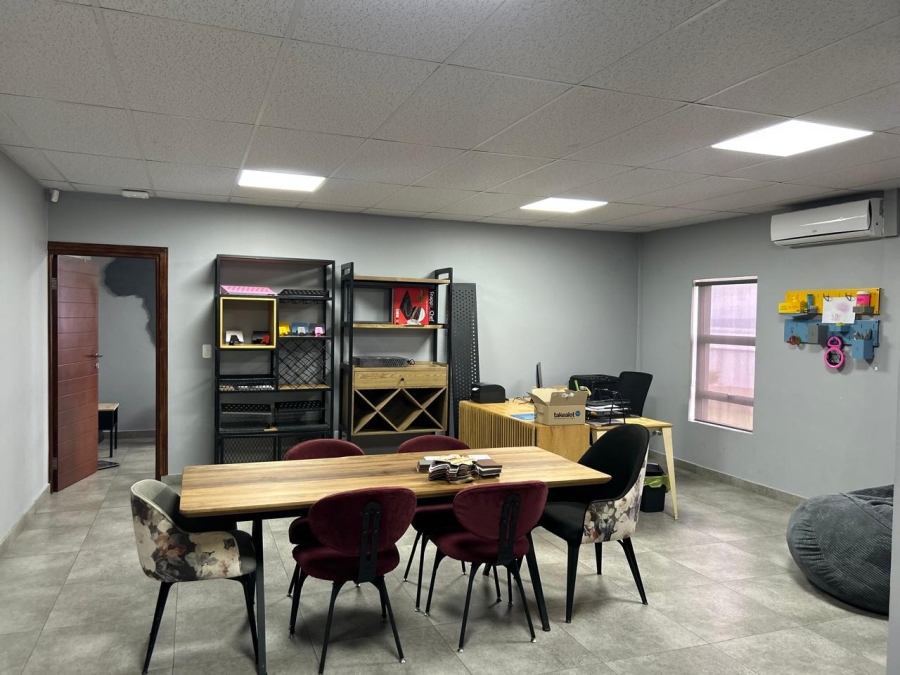 To Let commercial Property for Rent in Knoppieslaagte Gauteng
