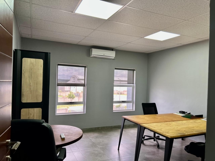 To Let commercial Property for Rent in Knoppieslaagte Gauteng