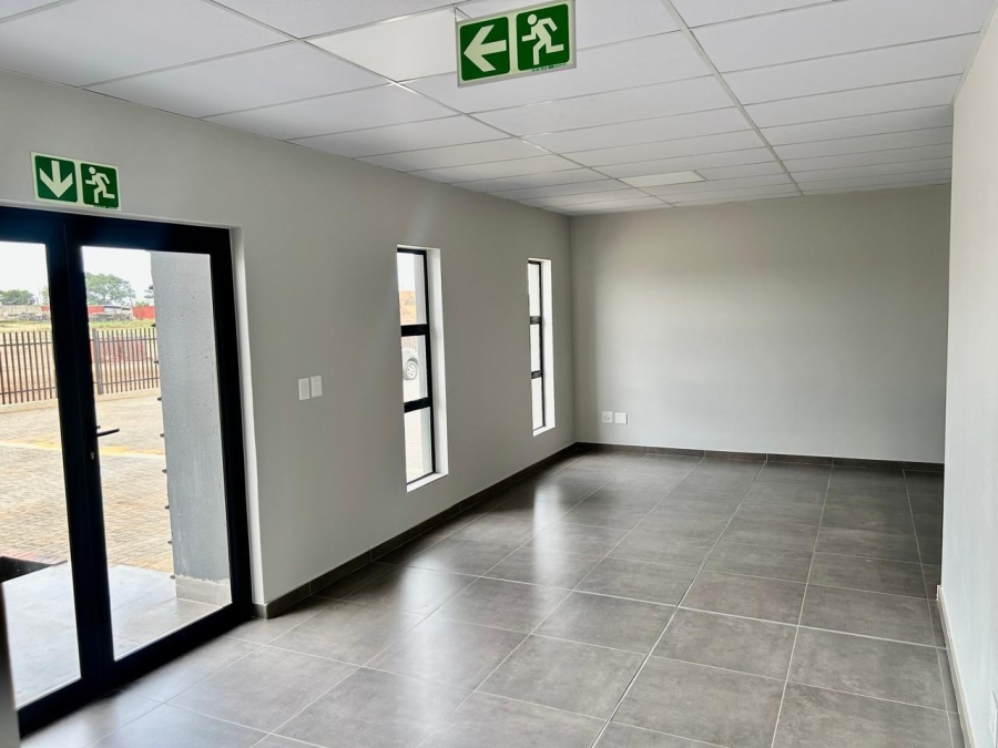 To Let commercial Property for Rent in Knoppieslaagte Gauteng