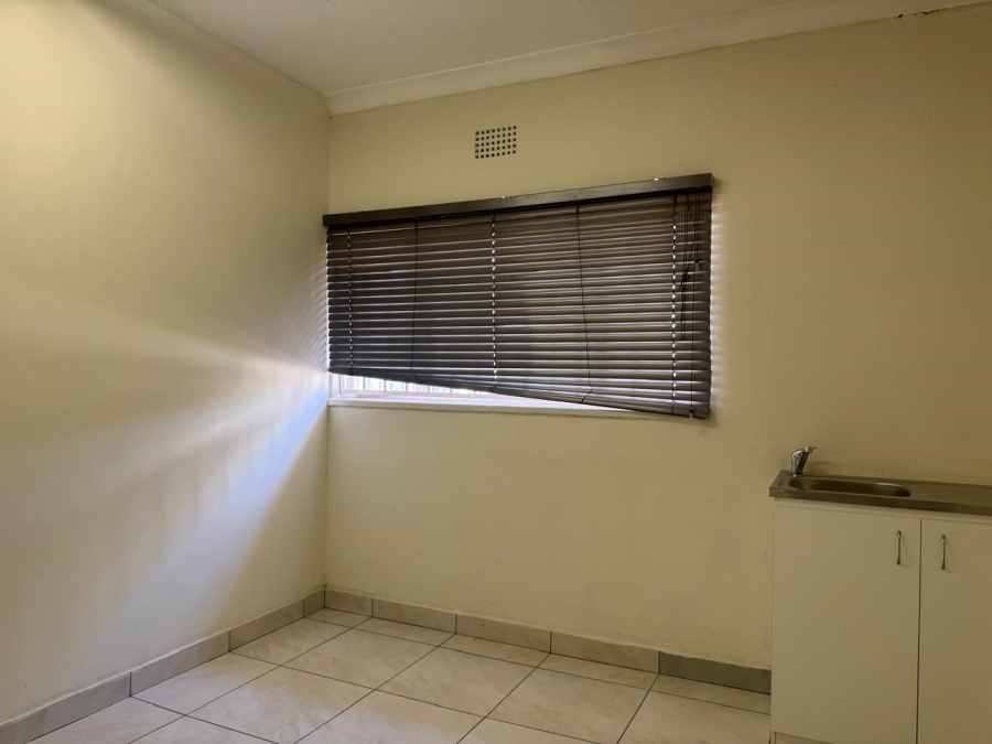To Let commercial Property for Rent in New Redruth Gauteng