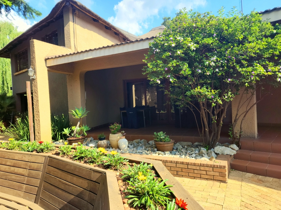 Commercial Property for Sale in Oriel Gauteng