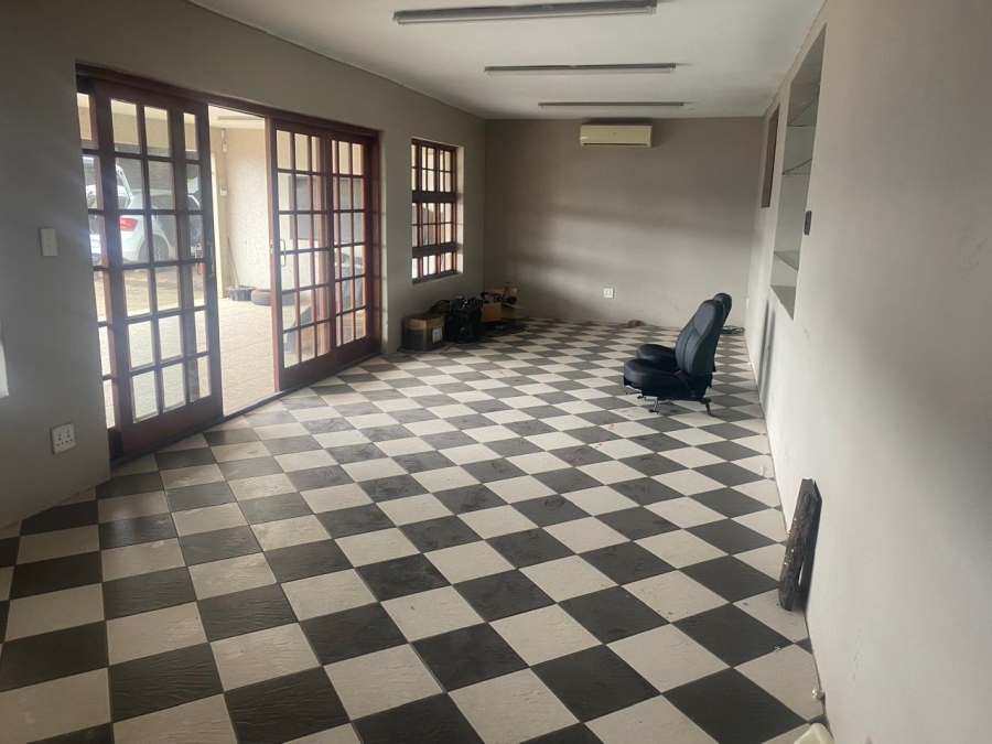 Commercial Property for Sale in Wentworth Park Gauteng