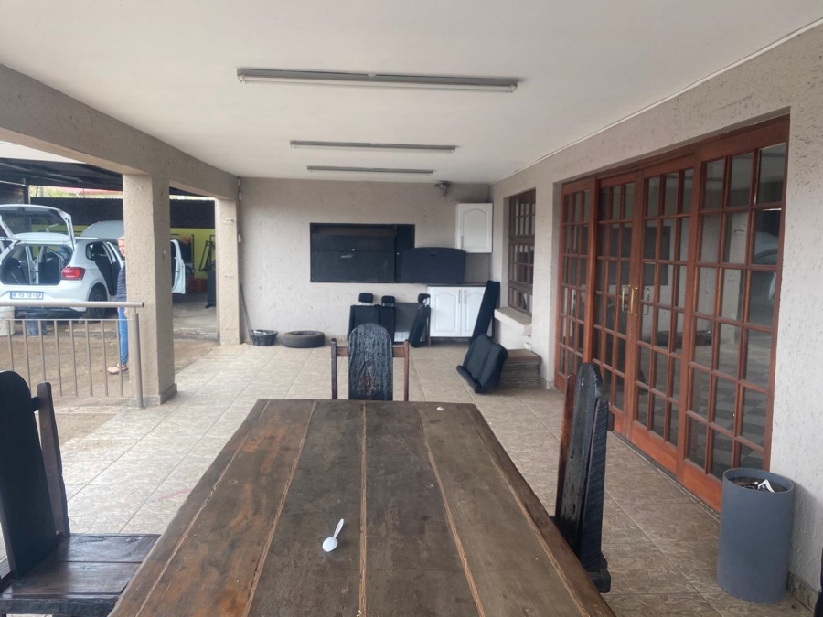 Commercial Property for Sale in Wentworth Park Gauteng