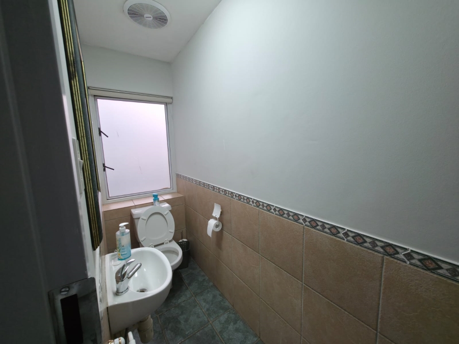 Commercial Property for Sale in Die Hoewes Gauteng