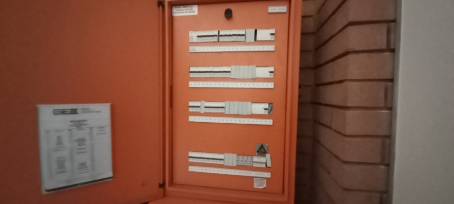 Commercial Property for Sale in Sterkfontein A H Gauteng