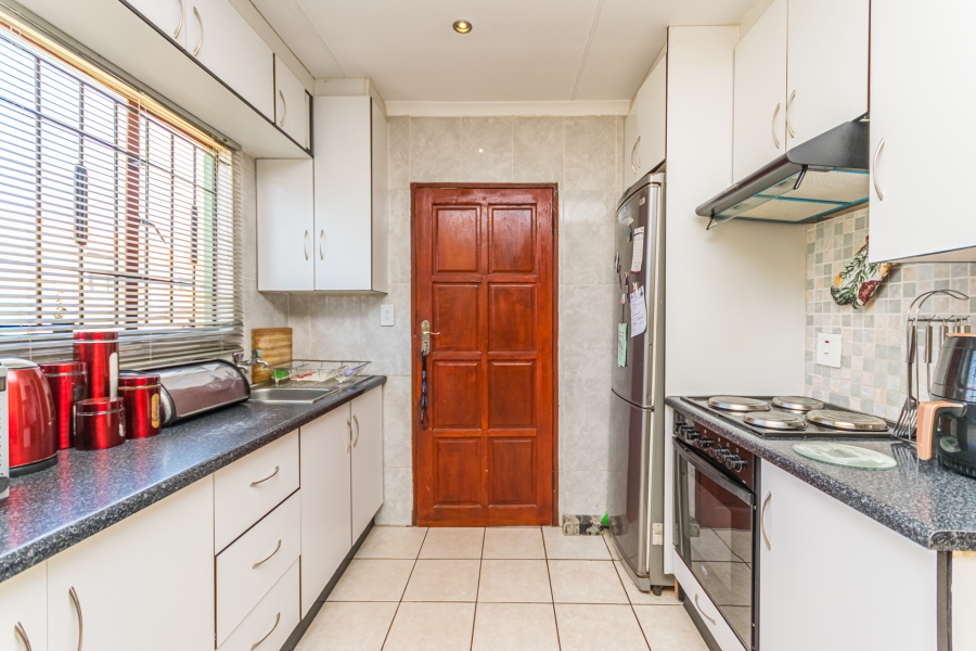 2 Bedroom Property for Sale in Kagiso Gauteng