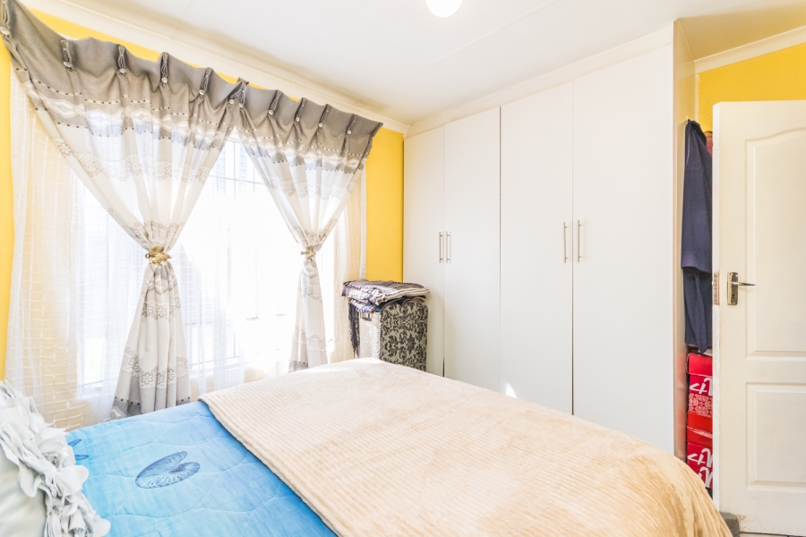 2 Bedroom Property for Sale in Kagiso Gauteng