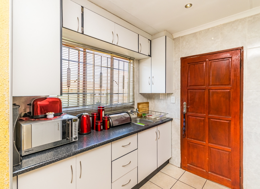 2 Bedroom Property for Sale in Kagiso Gauteng