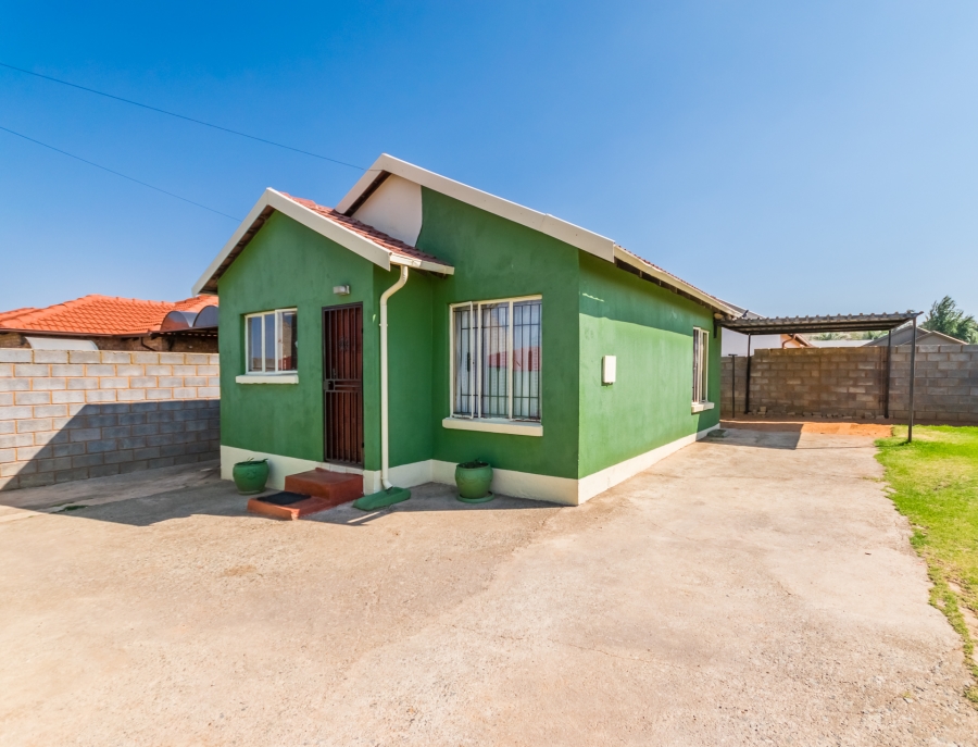 2 Bedroom Property for Sale in Kagiso Gauteng