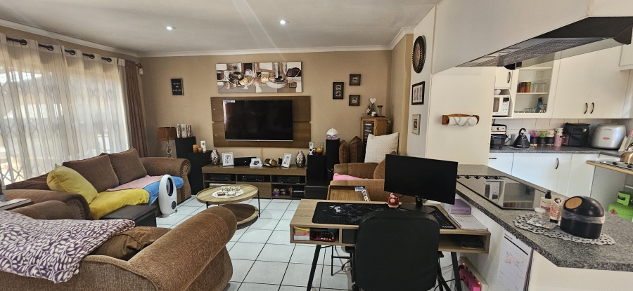3 Bedroom Property for Sale in New Redruth Gauteng