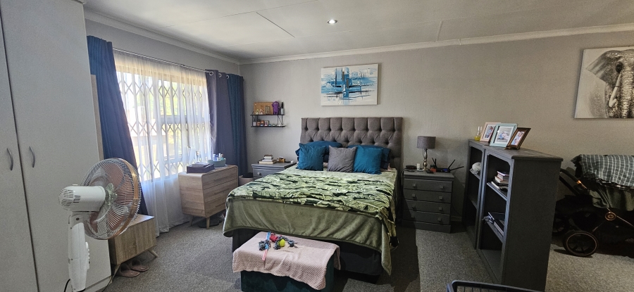 3 Bedroom Property for Sale in New Redruth Gauteng