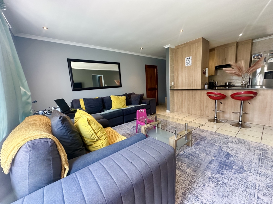 To Let 3 Bedroom Property for Rent in Thatchfield Close Gauteng