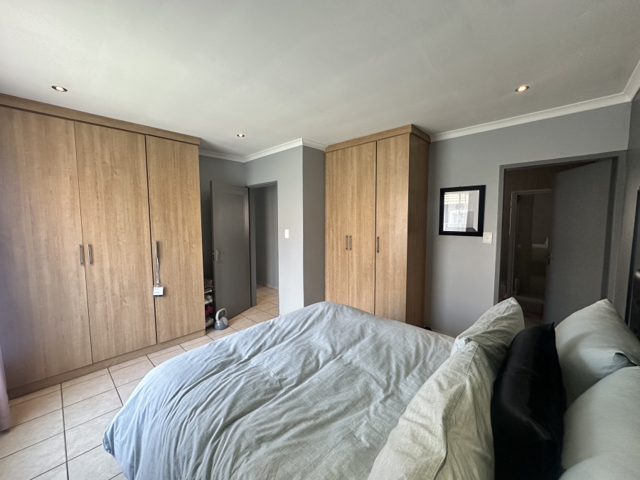 To Let 3 Bedroom Property for Rent in Thatchfield Close Gauteng